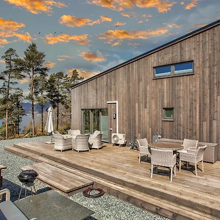 Feriehus Gorgeous In With House Sea View