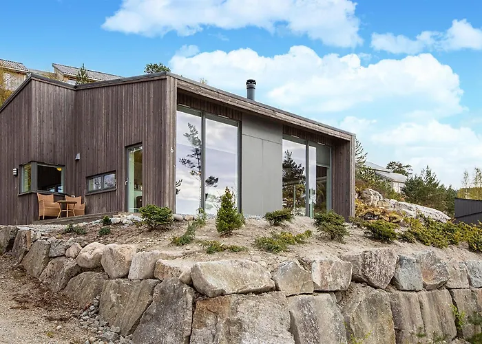 3 Bedroom Amazing In Jørpeland