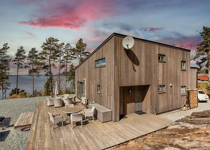 3 Bedroom Amazing In Casa vacanze Jørpeland